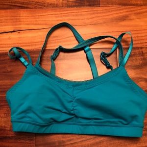 Lululemon sports bra size 4